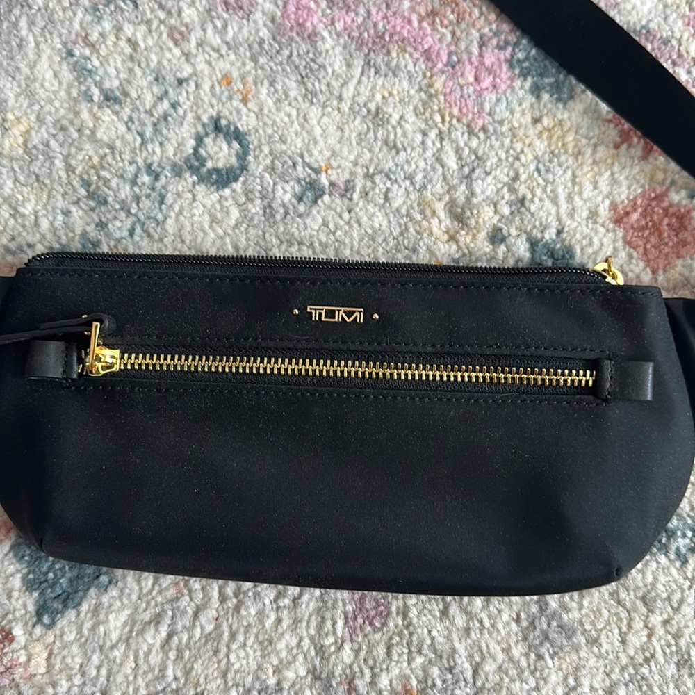 TUMI FANNY PACK-Black